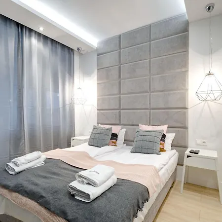 Dom & House Szafarnia Modern In Old Town Apartment *