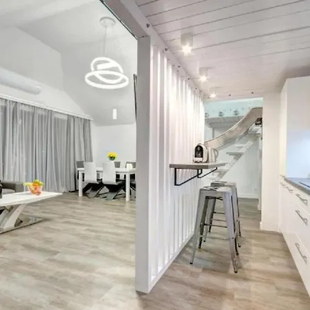 Apartment Dom & House Szafarnia Modern In Old Town *