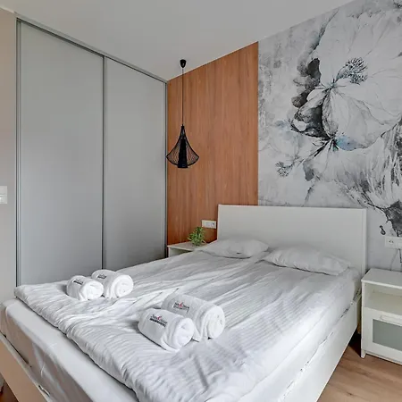 Apartment Dom & House Szafarnia Modern In Old Town